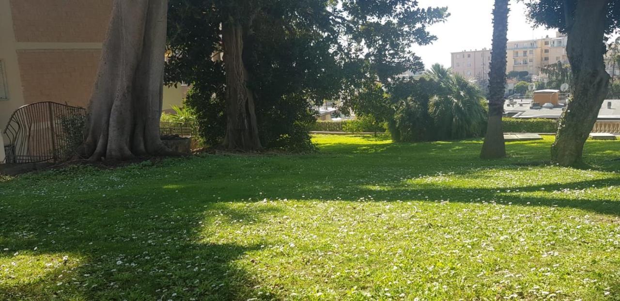 Casa Fiorenza Parcheggio Privato サンレモ エクステリア 写真