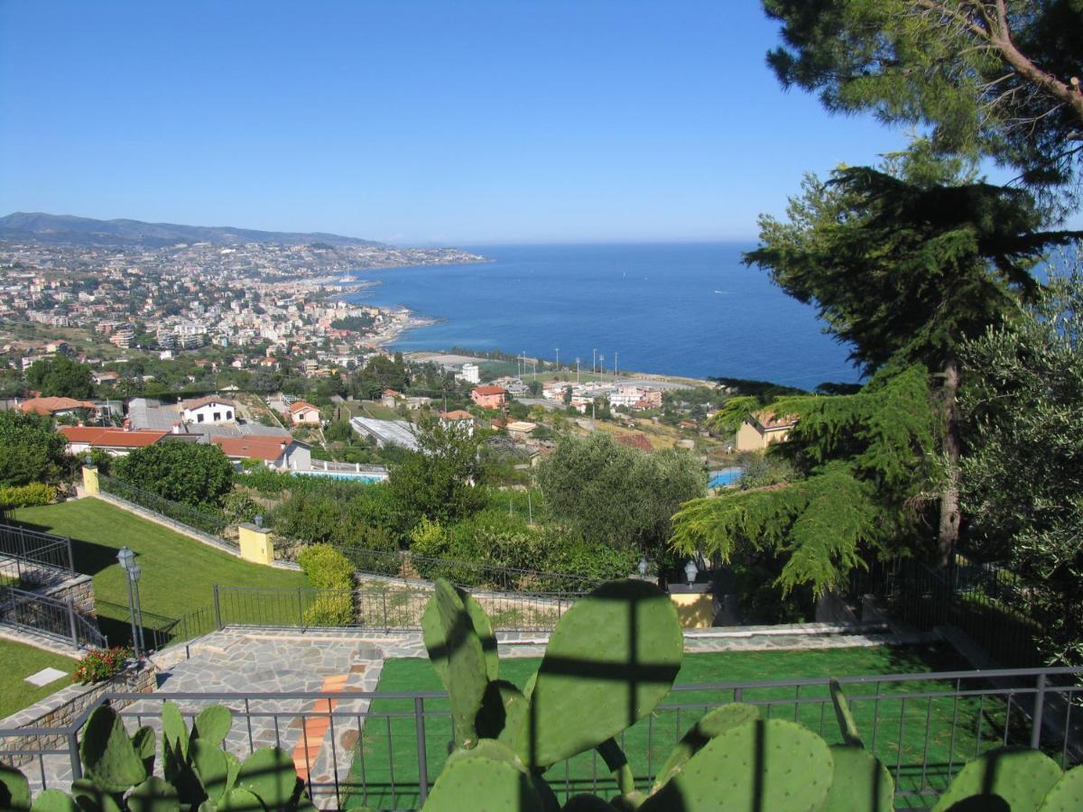 Casa Fiorenza Parcheggio Privato サンレモ エクステリア 写真